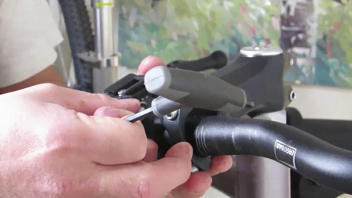 Handlebar adapter (shim) installation (24.5mm to 31.8mm)